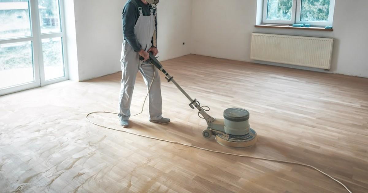 Herstelde houten vloer met nieuwe uitstraling in Leiden